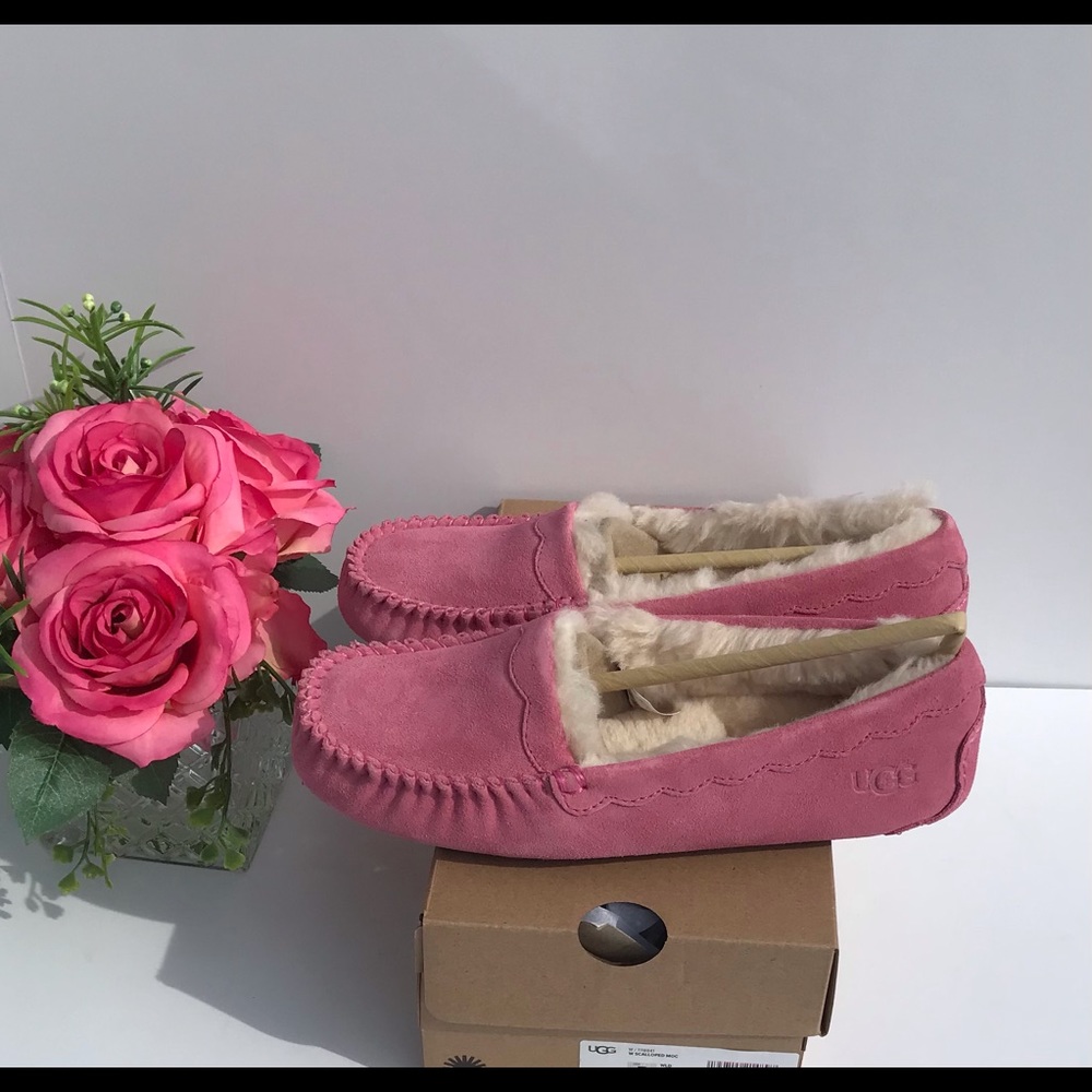 UGG Scalloped Moc - Picture 6 of 10